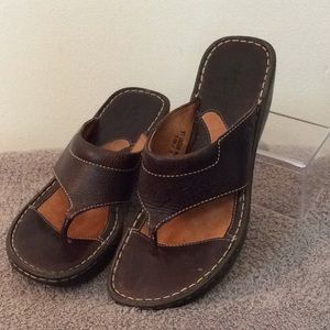 Born sandals